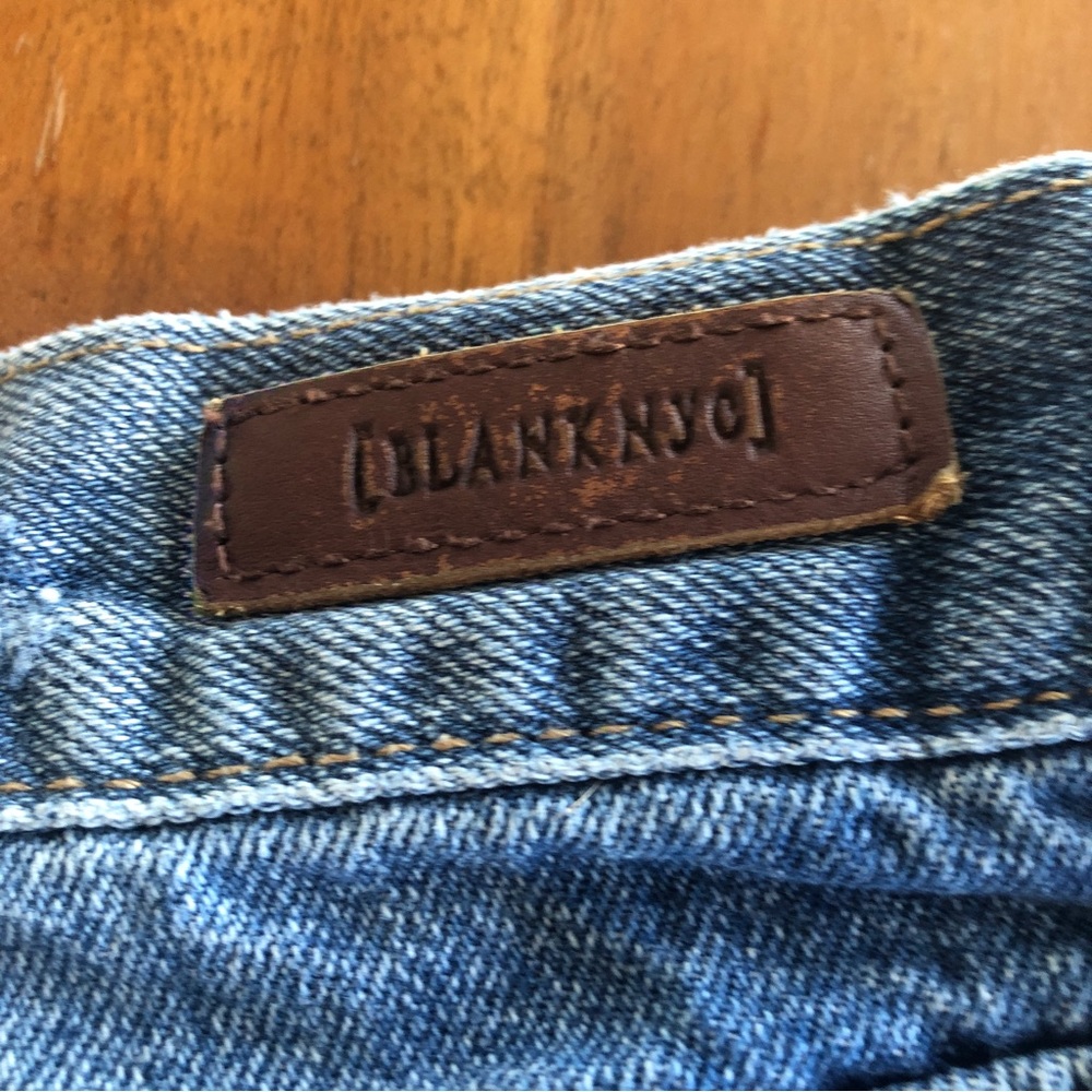 Blank NYC‎ Distressed Denim Shorts High Rise Sz 27- EUC - Picture 4 of 6